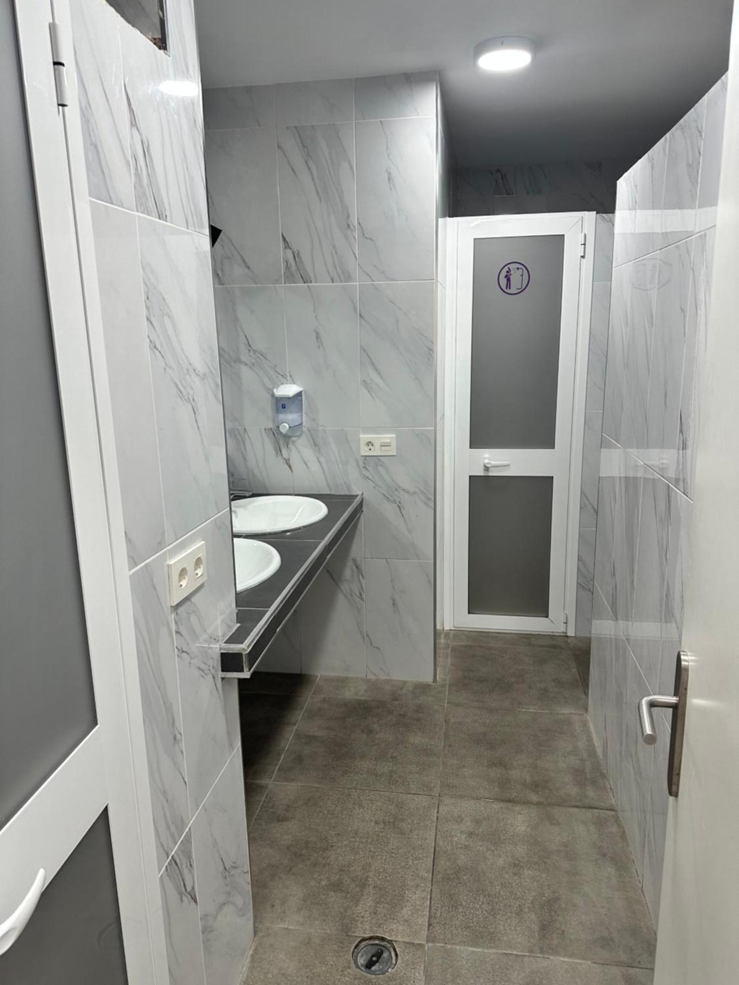 Be Happy Hostel Nerja Luaran gambar