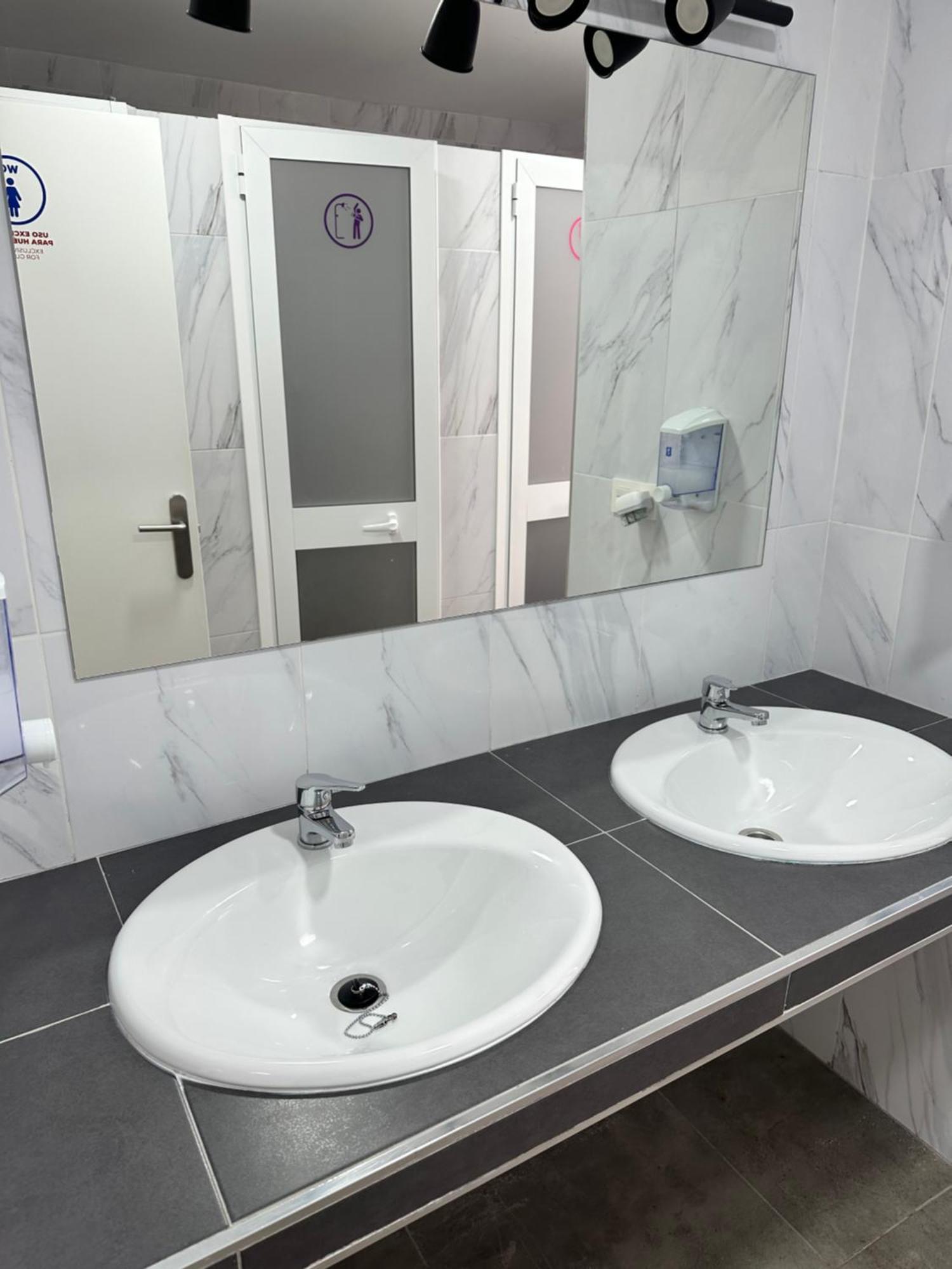 Be Happy Hostel Nerja Luaran gambar