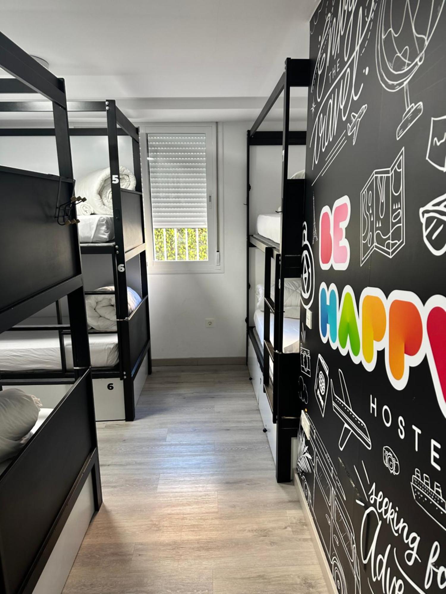 Be Happy Hostel Nerja Luaran gambar