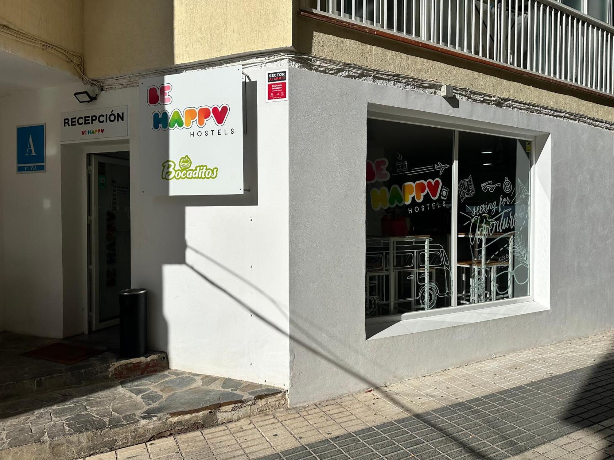 Be Happy Hostel Nerja Luaran gambar